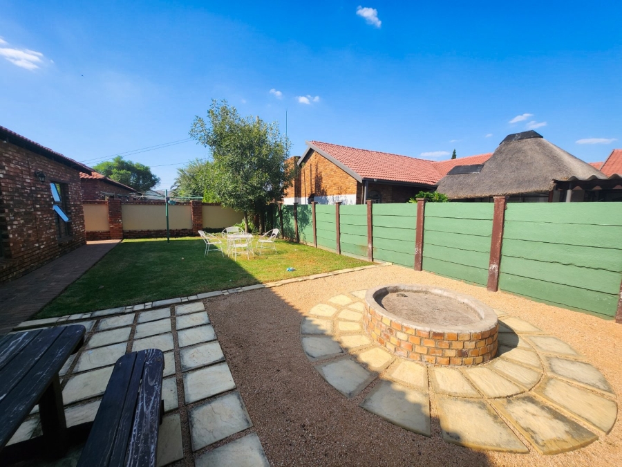 3 Bedroom Property for Sale in La Hoff North West